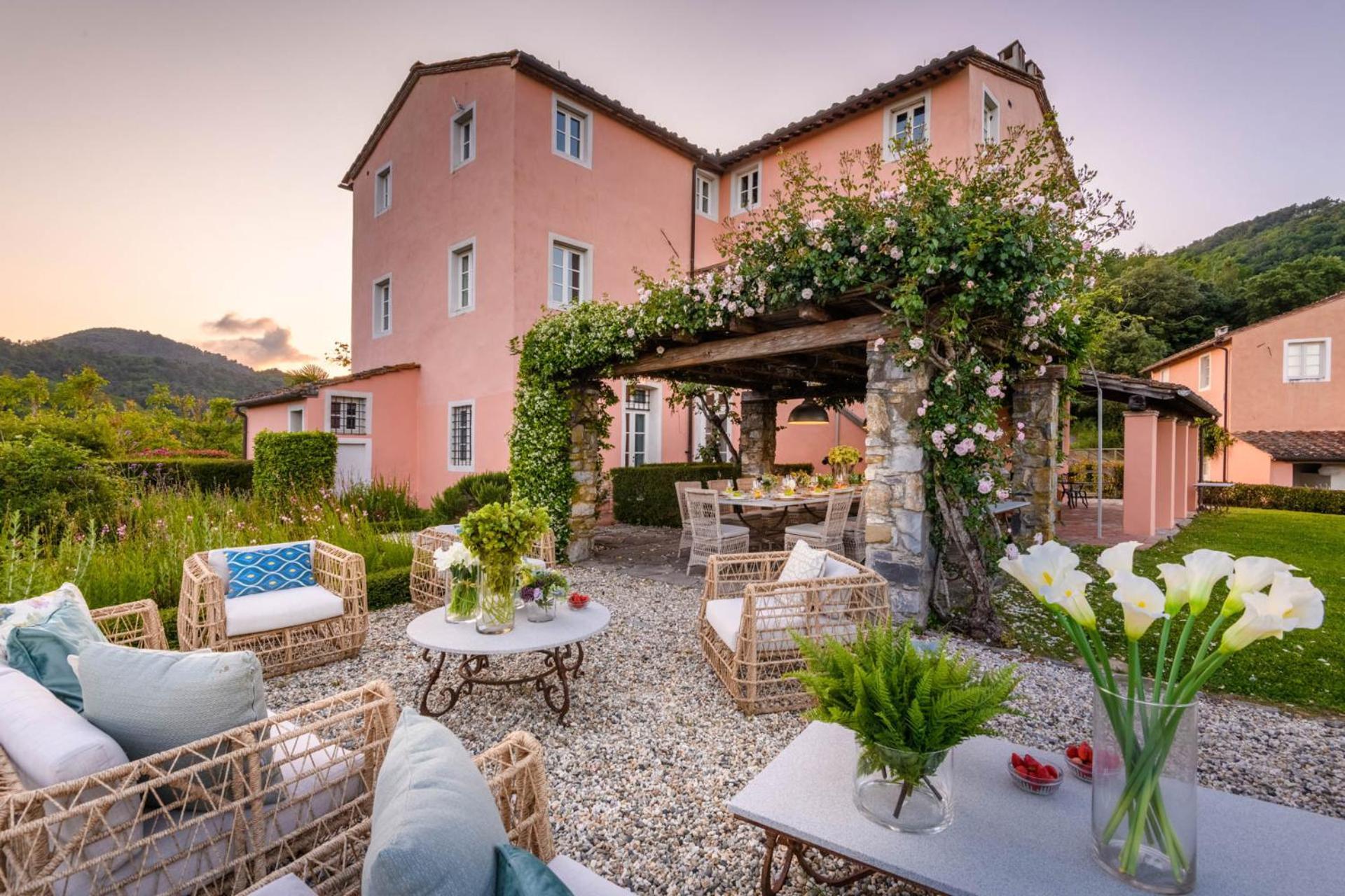 Villa Domus Francigena ลุคคา ภายนอก รูปภาพ
